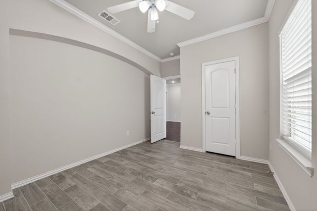 1142 Mahmoud Egal Drive, Irving, TX 75061