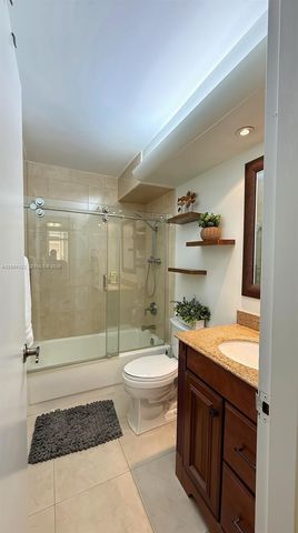 483 N Pine Island Rd C-205, Plantation, FL 33324