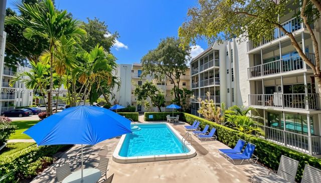 483 N Pine Island Rd C-205, Plantation, FL 33324