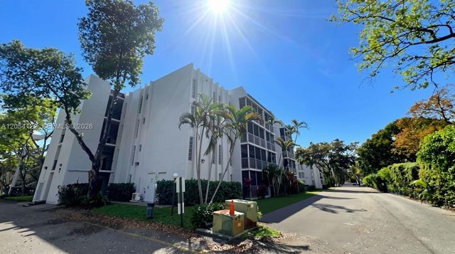 483 N Pine Island Rd C-205, Plantation, FL 33324