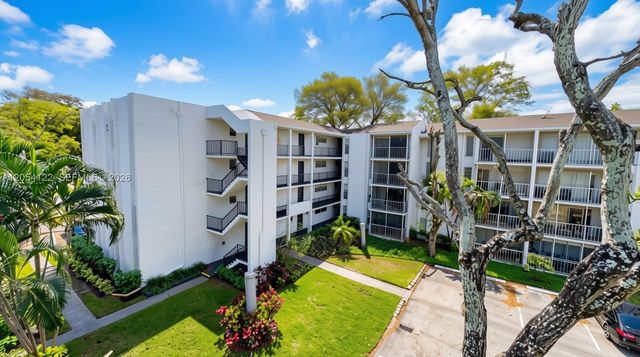 483 N Pine Island Rd C-205, Plantation, FL 33324