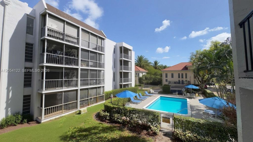 483 N Pine Island Rd C-205, Plantation, FL 33324