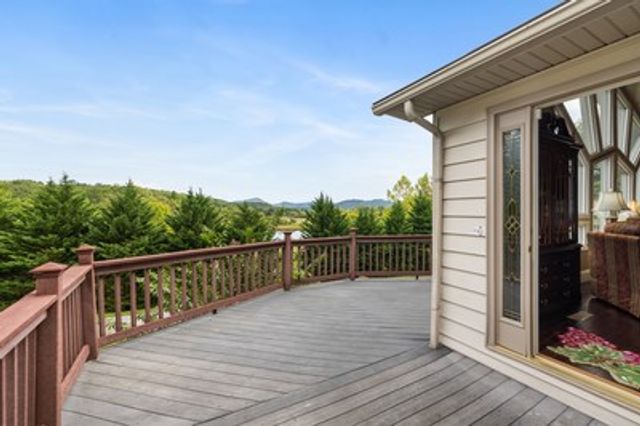 1396 Deerfield Road, Young Harris, GA 30582