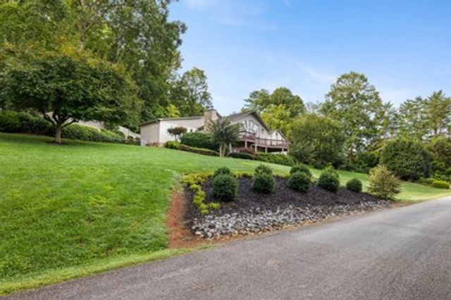 1396 Deerfield Road, Young Harris, GA 30582