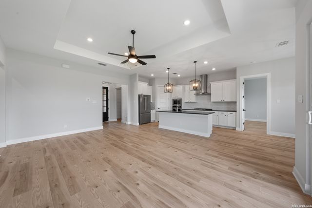 191 AZALEA ALY, Castroville, TX 78009