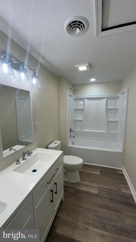 118 N QUEEN ST, Dover, DE 19904