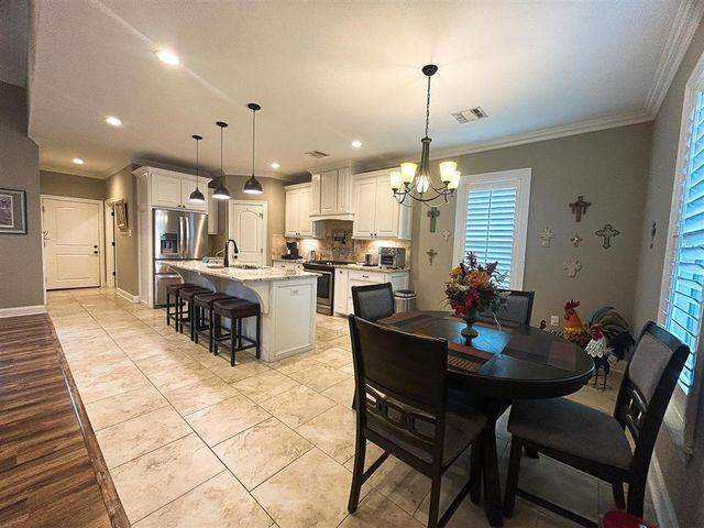 611 Chestnut, Iowa, LA 70647