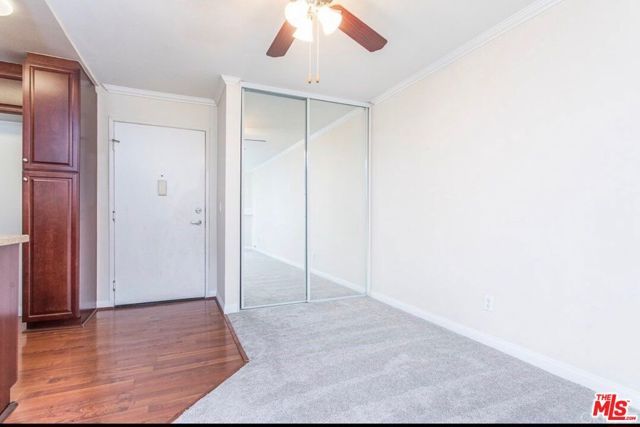 5530 Owensmouth Avenue 219, Woodland Hills (los Angeles), CA 91367