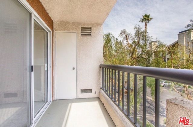 5530 Owensmouth Avenue 219, Woodland Hills (los Angeles), CA 91367