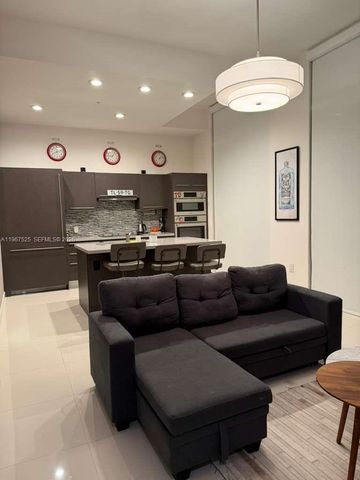 7875 NW 107th Ave 812, Doral, FL 33178