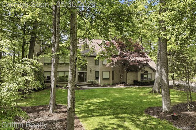 2018 Pine Hollow Trail, Brighton Township, MI 48114