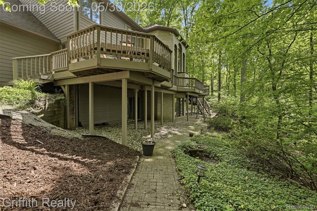 2018 Pine Hollow Trail, Brighton Township, MI 48114
