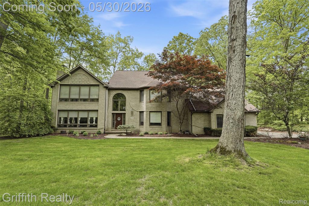 2018 Pine Hollow Trail, Brighton Township, MI 48114
