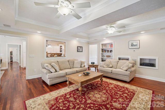 302 Davy Crockett Drive, Maggie Valley, NC 28751