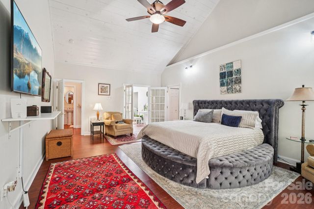 302 Davy Crockett Drive, Maggie Valley, NC 28751