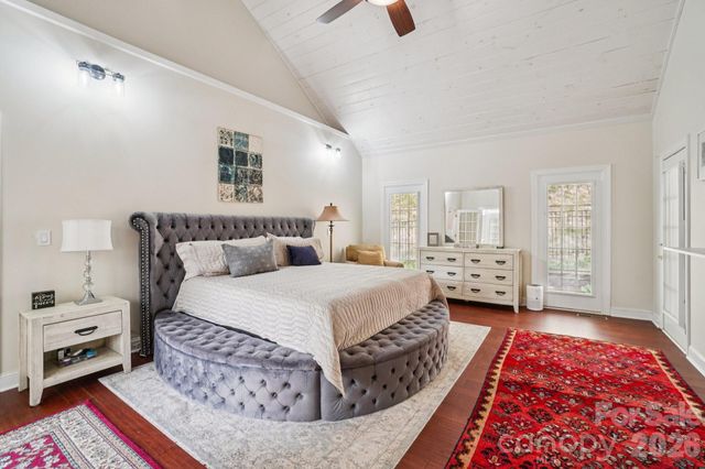 302 Davy Crockett Drive, Maggie Valley, NC 28751