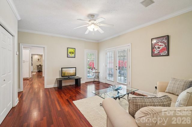 302 Davy Crockett Drive, Maggie Valley, NC 28751