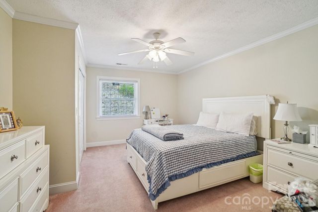 302 Davy Crockett Drive, Maggie Valley, NC 28751