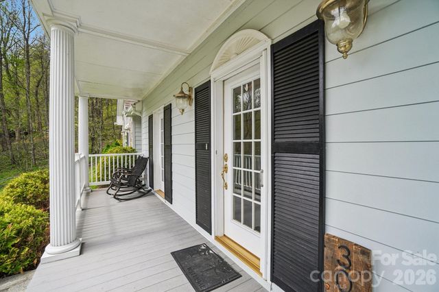 302 Davy Crockett Drive, Maggie Valley, NC 28751