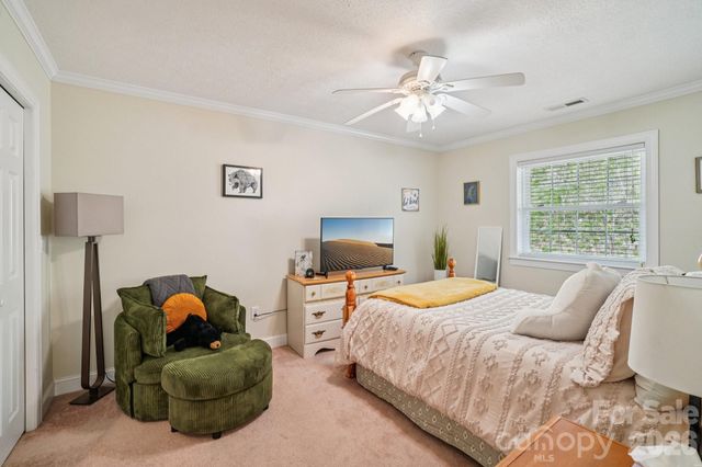 302 Davy Crockett Drive, Maggie Valley, NC 28751