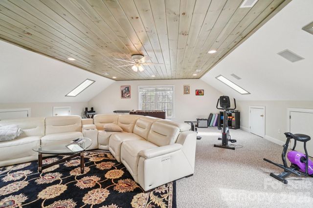 302 Davy Crockett Drive, Maggie Valley, NC 28751
