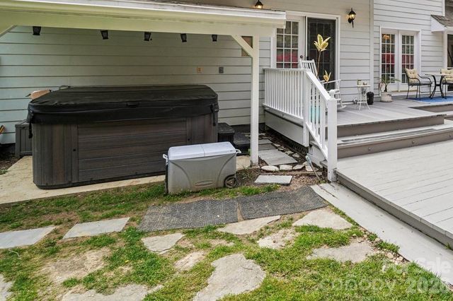 302 Davy Crockett Drive, Maggie Valley, NC 28751