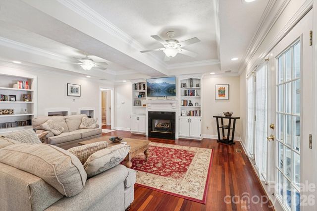 302 Davy Crockett Drive, Maggie Valley, NC 28751