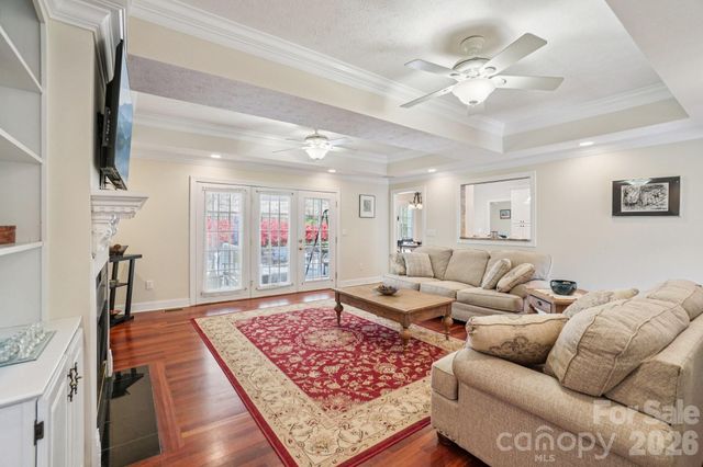 302 Davy Crockett Drive, Maggie Valley, NC 28751