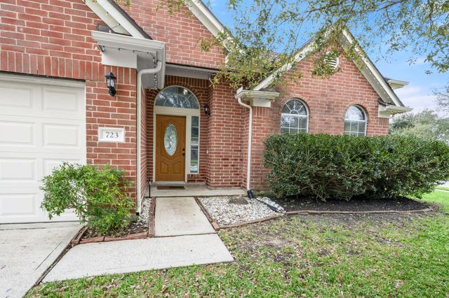 723 New Pines Drive, Spring, TX 77373