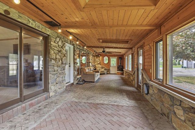 N321 STONEY BROOK ROAD, Appleton, WI 54915