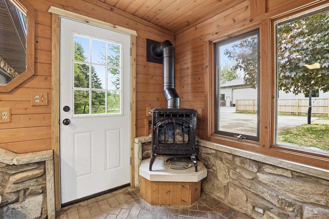 N321 STONEY BROOK ROAD, Appleton, WI 54915