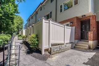 54 Regent Circle 54, Brookline, MA 02445