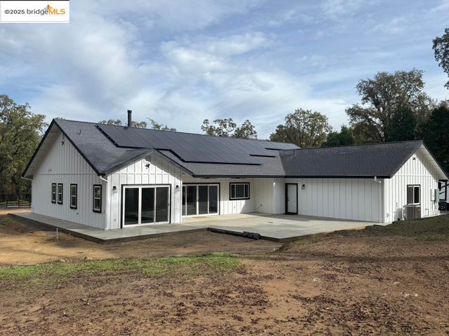 19510 Hess Ave., Sonora, CA 95370