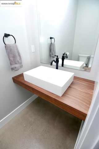 19510 Hess Ave., Sonora, CA 95370