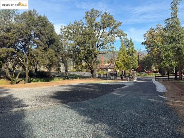 19510 Hess Ave., Sonora, CA 95370