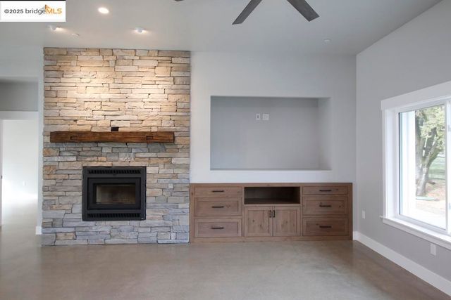 19510 Hess Ave., Sonora, CA 95370