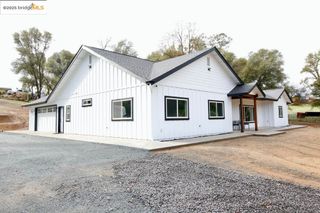 19510 Hess Ave., Sonora, CA 95370