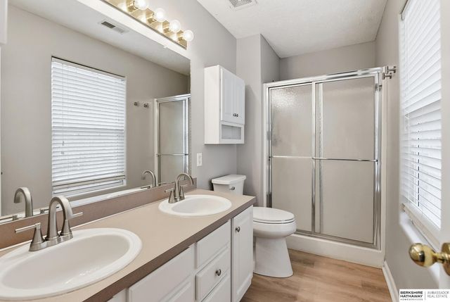 6438 S 164th Avenue, Omaha, NE 68135