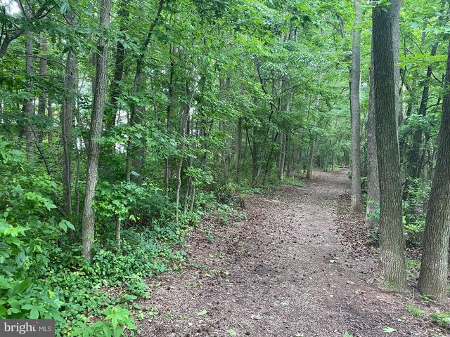 17 HIDDEN COVE CT, Middle River, MD 21220