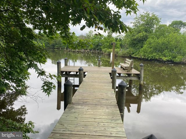 17 HIDDEN COVE CT, Middle River, MD 21220