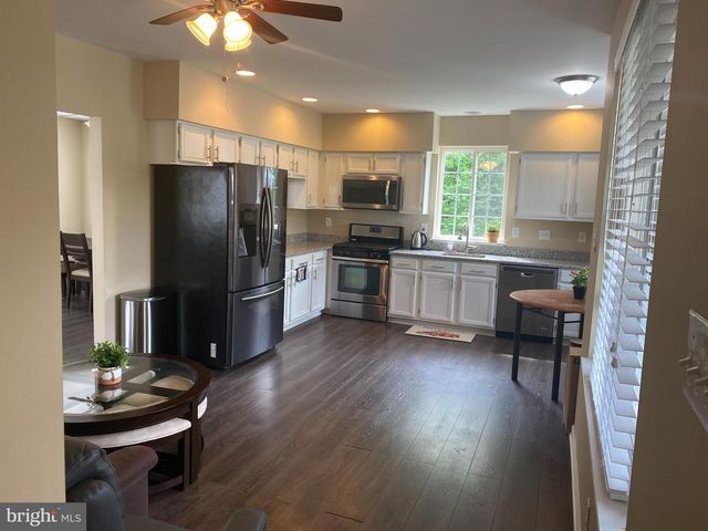 17 HIDDEN COVE CT, Middle River, MD 21220