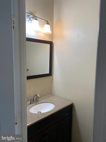 17 HIDDEN COVE CT, Middle River, MD 21220