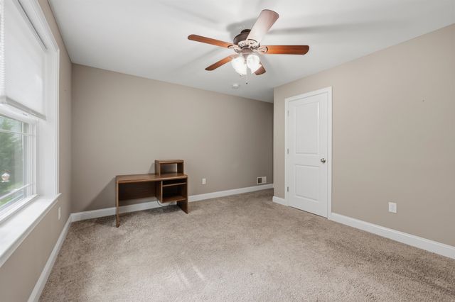 31 Castle Ct Unit 31, Kingston, NH 03848