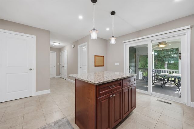 31 Castle Ct Unit 31, Kingston, NH 03848