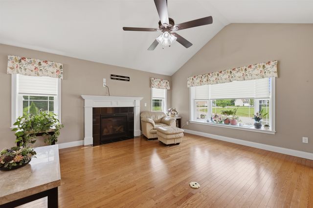 31 Castle Ct Unit 31, Kingston, NH 03848