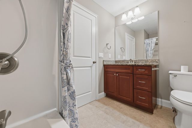 31 Castle Ct Unit 31, Kingston, NH 03848