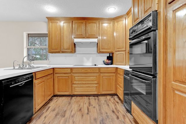 1633 Brookhollow Drive, Hideaway, TX 75771