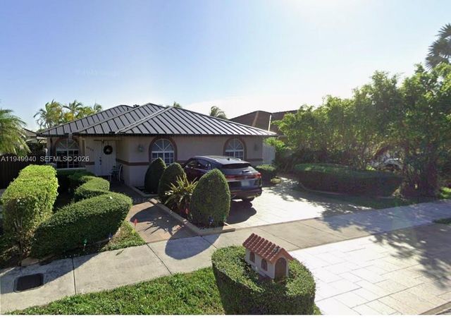 4939 SW 144th Ave, Miami, FL 33175