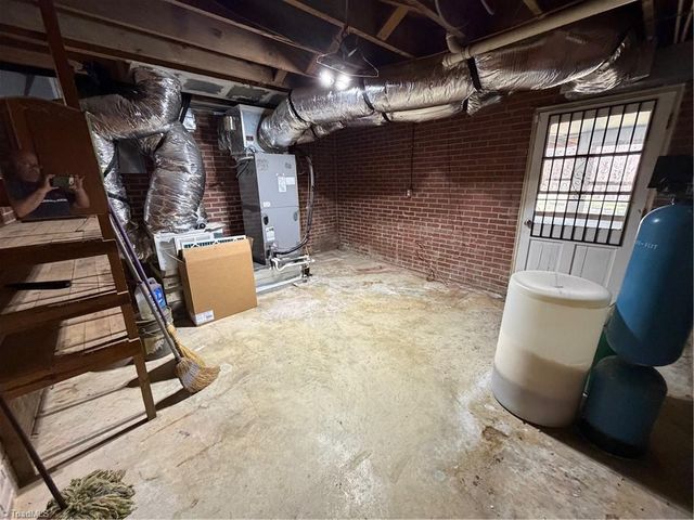 6364 Kimesville Road, Liberty, NC 27298