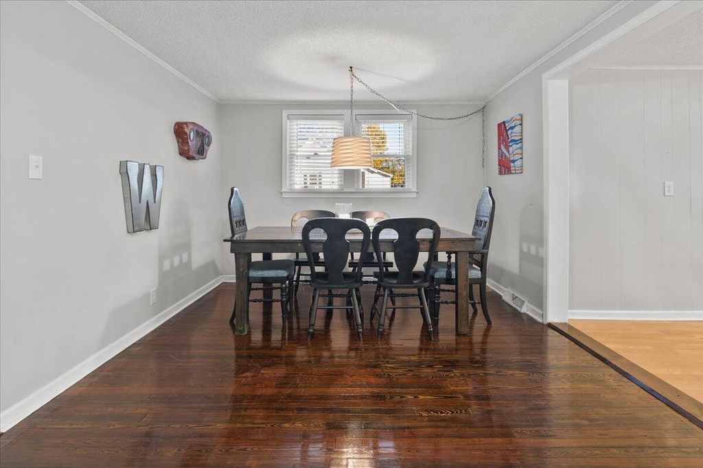 Image 10 of property listing at 504 Blue Ridge Street, Easley, SC 29640